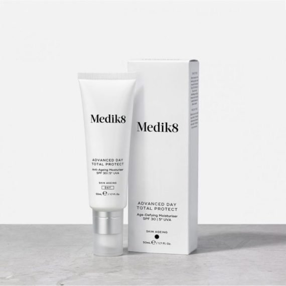 Medik8® • Advanced Day Total Protect™ • Krem nawilżający przeciwko oznakom starzenia SPF 30 • 50ml - obrazek 2