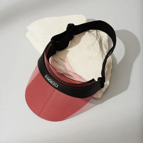 Dermomedica® • UV Cap Transparent Pink UPF50+ • Daszek fotoprotekcyjny, wysoki poziom fotoprotekcji UPF50 z fotochromatyczną powłoką  • 1szt. - obrazek 2